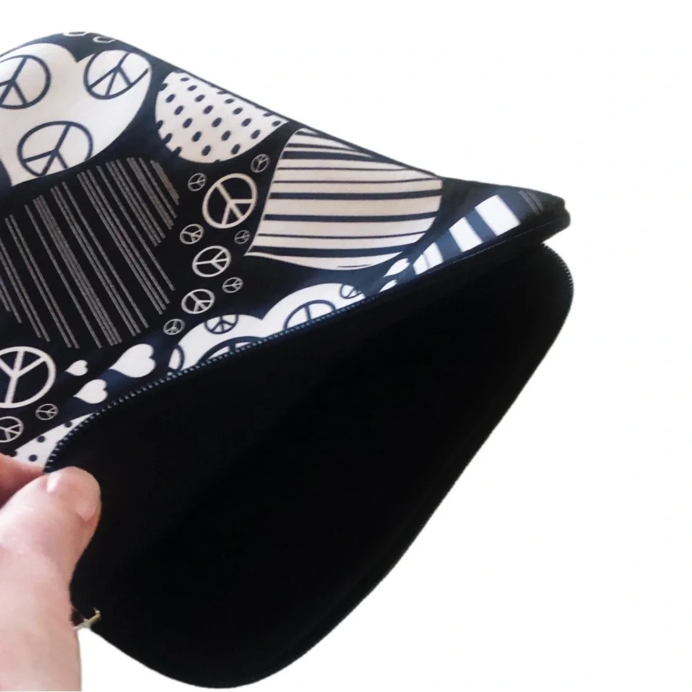 IPad Small Case Black/White Peace Sign Design